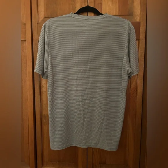 Free Fly Men’s Sz M Blue Striped Golf Short Sleeve Shirt Top - Picture 10 of 15